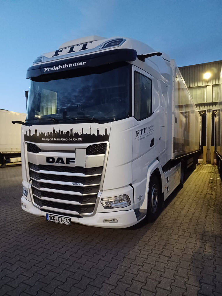 FTT Lkw bei Nacht